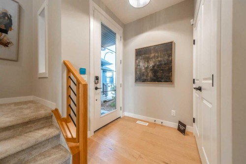 207 Lucas Common Nw, Calgary, AB - Indoor Photo Showing Other Room