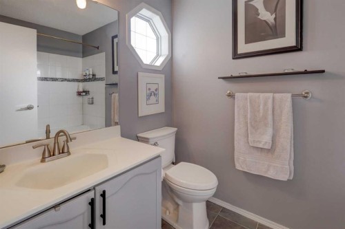 134 Hidden Way Nw, Calgary, AB - Indoor Photo Showing Bathroom