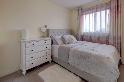 134 Hidden Way Nw, Calgary, AB - Indoor Photo Showing Bedroom