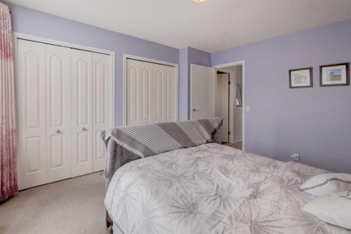 134 Hidden Way Nw, Calgary, AB - Indoor Photo Showing Bedroom