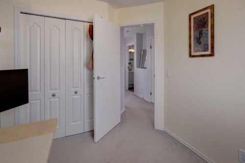 134 Hidden Way Nw, Calgary, AB - Indoor