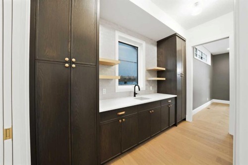 703 35 Street Nw, Calgary, AB - Indoor