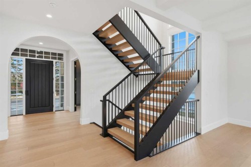 703 35 Street Nw, Calgary, AB - Indoor Photo Showing Other Room