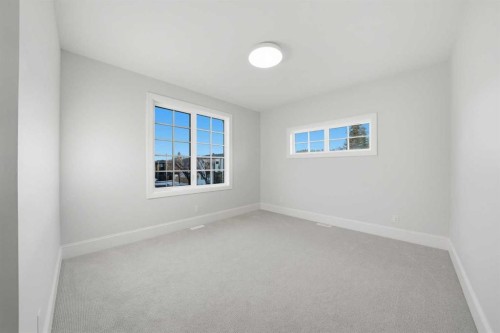 703 35 Street Nw, Calgary, AB - Indoor Photo Showing Other Room