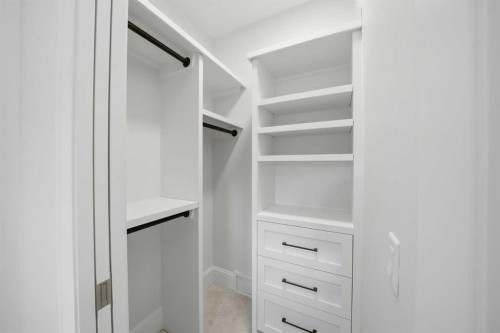 703 35 Street Nw, Calgary, AB - Indoor With Storage