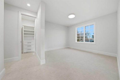 703 35 Street Nw, Calgary, AB - Indoor Photo Showing Other Room