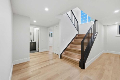 703 35 Street Nw, Calgary, AB - Indoor Photo Showing Other Room