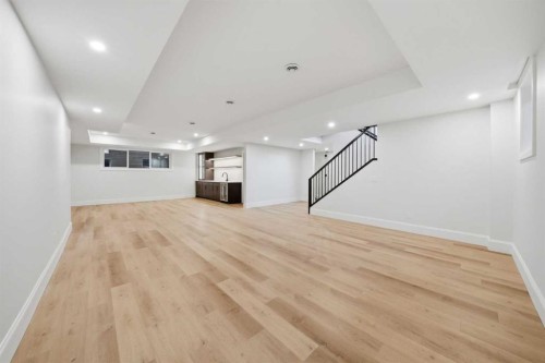 703 35 Street Nw, Calgary, AB - Indoor Photo Showing Other Room