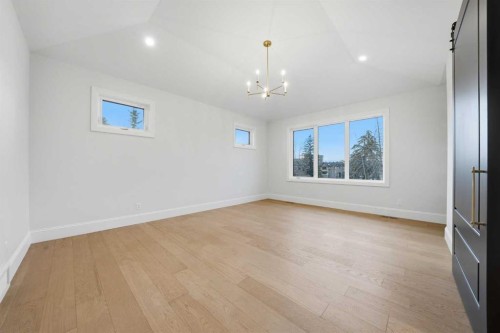 703 35 Street Nw, Calgary, AB - Indoor Photo Showing Other Room