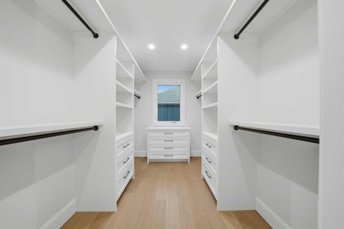 703 35 Street Nw, Calgary, AB - Indoor With Storage