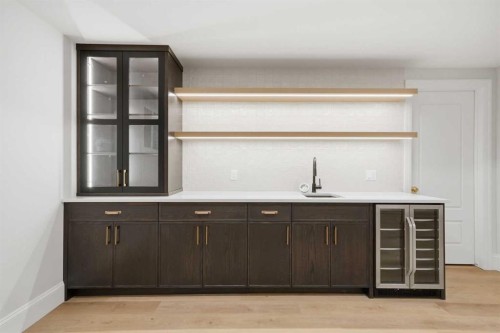 703 35 Street Nw, Calgary, AB - Indoor Photo Showing Other Room