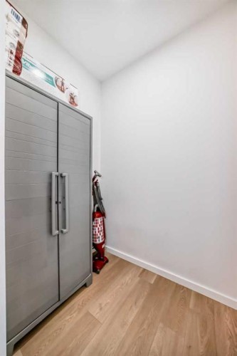 197 Belmont Drive Sw, Calgary, AB - Indoor Photo Showing Other Room