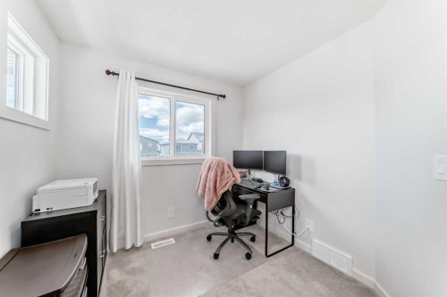 197 Belmont Drive Sw, Calgary, AB - Indoor