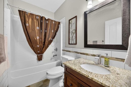 12 Vermont Close, Olds, AB - Indoor Photo Showing Bathroom