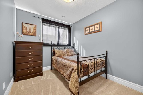 12 Vermont Close, Olds, AB - Indoor Photo Showing Bedroom