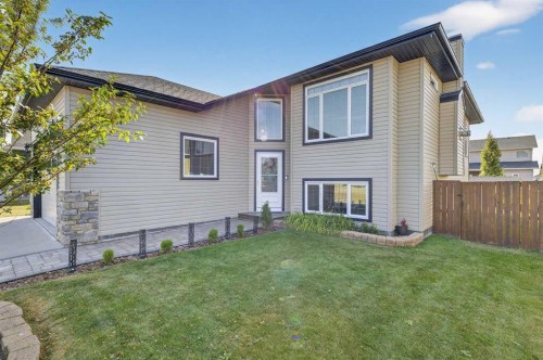 12 Vermont Close, Olds, AB - Outdoor