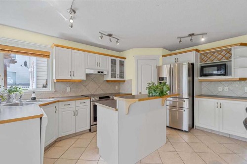 175 Panorama Hills Close Nw, Calgary, AB - Indoor Photo Showing Kitchen