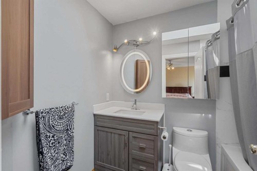 175 Panorama Hills Close Nw, Calgary, AB - Indoor Photo Showing Bathroom