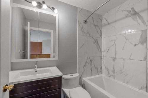 175 Panorama Hills Close Nw, Calgary, AB - Indoor Photo Showing Bathroom