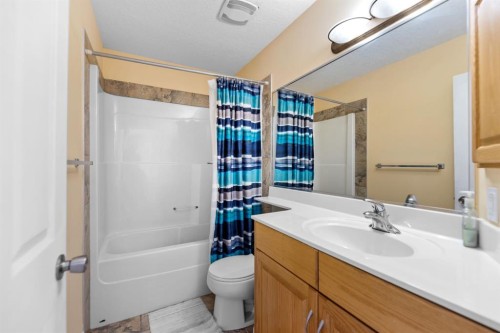 115 Kincora View Nw, Calgary, AB - Indoor Photo Showing Bathroom