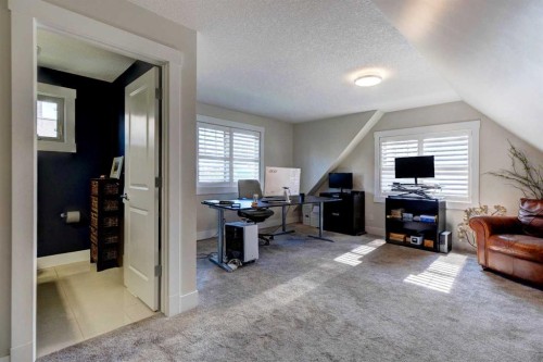 152 Mike Ralph Way Sw, Calgary, AB - Indoor