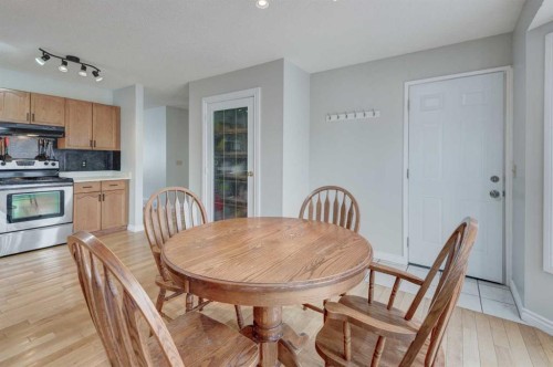 405 2 Avenue Nw, Diamond Valley, AB - Indoor