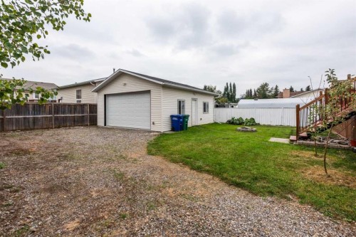 405 2 Avenue Nw, Diamond Valley, AB - Outdoor