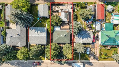 7927 36 Avenue Nw, Calgary, AB - Outdoor