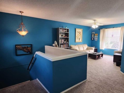 14954 Mt Mckenzie Drive Se, Calgary, AB - Indoor