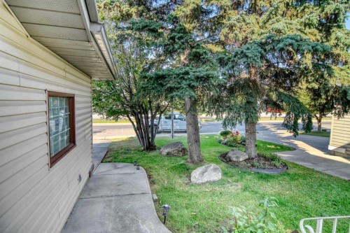 14954 Mt Mckenzie Drive Se, Calgary, AB - Outdoor