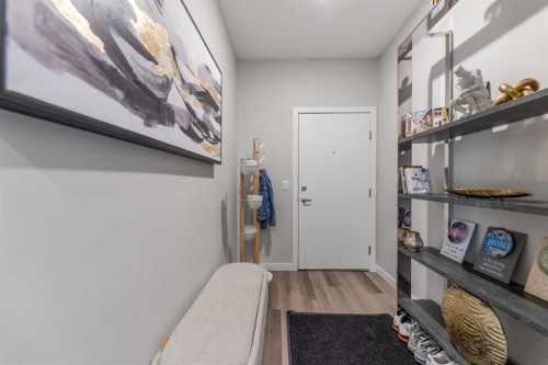 302-1605 17 Street Se, Calgary, AB - Indoor Photo Showing Other Room
