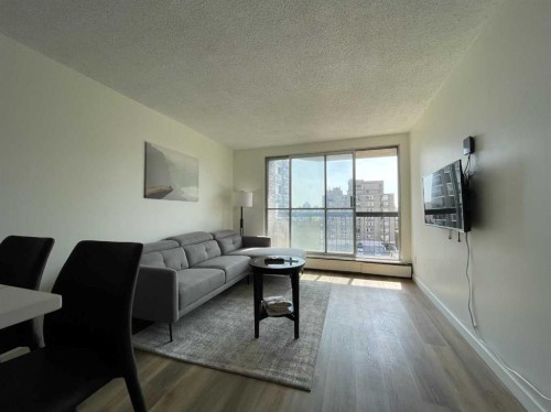 703-340 14 Avenue Sw, Calgary, AB - Indoor Photo Showing Living Room