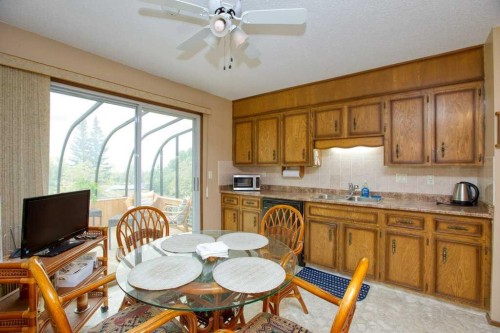 307 Silverthorn Way Nw, Calgary, AB - Indoor