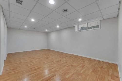20 Copperpond Grove Se, Calgary, AB - Indoor Photo Showing Other Room