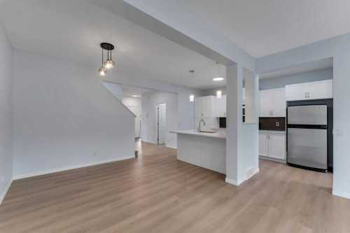 20 Copperpond Grove Se, Calgary, AB - Indoor Photo Showing Kitchen
