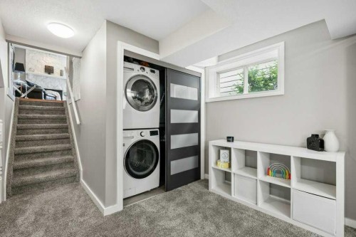 55 Macewan Drive Nw, Calgary, AB - Indoor Photo Showing Laundry Room