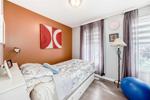 158 Bridleridge Circle Sw, Calgary, AB - Indoor Photo Showing Bedroom