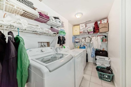 158 Bridleridge Circle Sw, Calgary, AB - Indoor Photo Showing Laundry Room