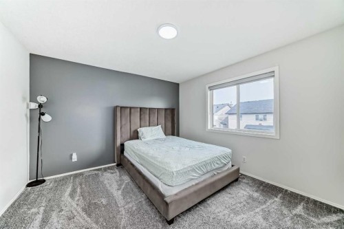 9 Saddlecrest Crescent Ne, Calgary, AB - Indoor Photo Showing Bedroom