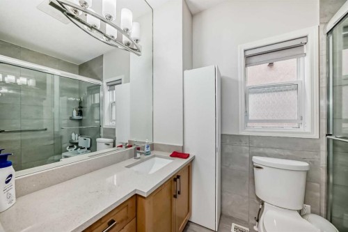 9 Saddlecrest Crescent Ne, Calgary, AB - Indoor Photo Showing Bathroom