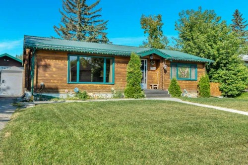 7435 23 Street SE Calgary, AB T2C 0X8