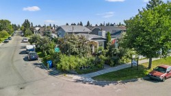 16 Tararidge Drive NE Calgary, AB T3J 2P8