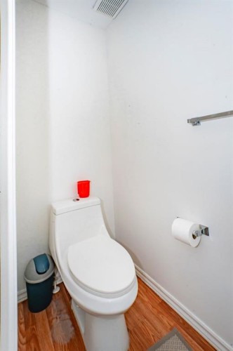 714 Martindale Boulevard Ne, Calgary, AB - Indoor Photo Showing Bathroom