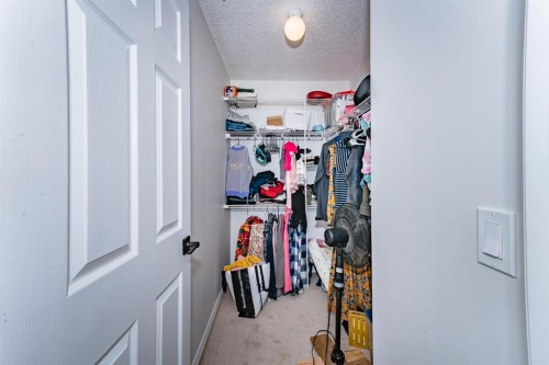 714 Martindale Boulevard Ne, Calgary, AB - Indoor