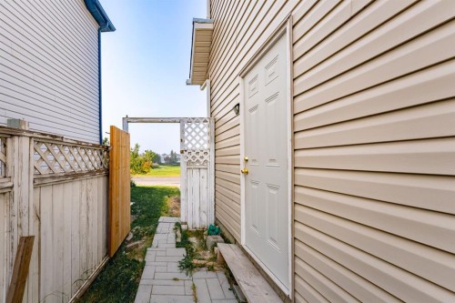 714 Martindale Boulevard Ne, Calgary, AB - Outdoor With Exterior