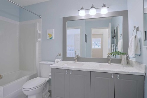 18 Citadel Vista Green Nw, Calgary, AB - Indoor Photo Showing Bathroom