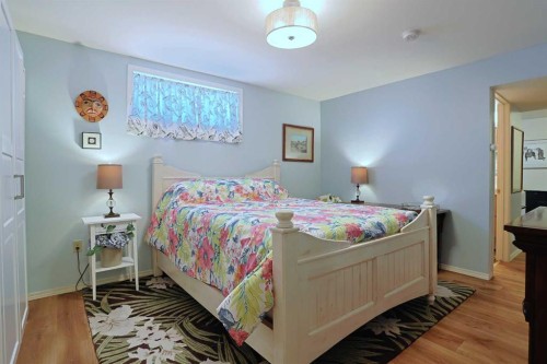 18 Citadel Vista Green Nw, Calgary, AB - Indoor Photo Showing Bedroom