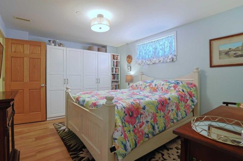 18 Citadel Vista Green Nw, Calgary, AB - Indoor Photo Showing Bedroom