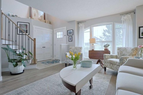 18 Citadel Vista Green Nw, Calgary, AB - Indoor Photo Showing Living Room