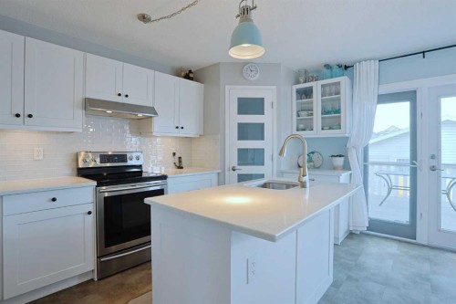 18 Citadel Vista Green Nw, Calgary, AB - Indoor Photo Showing Kitchen
